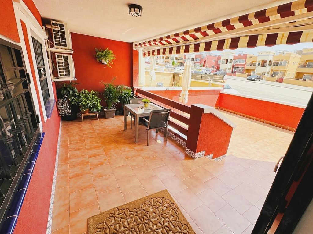 Property photo 1 of 18 Low-Floor Bungalow In Los Altos With Community Pool And Private Terrace