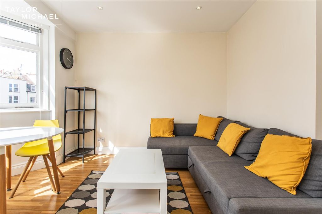 Property photo 1 of 15 Living Room