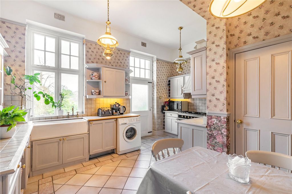 Property photo 3 of 15 Kitchen