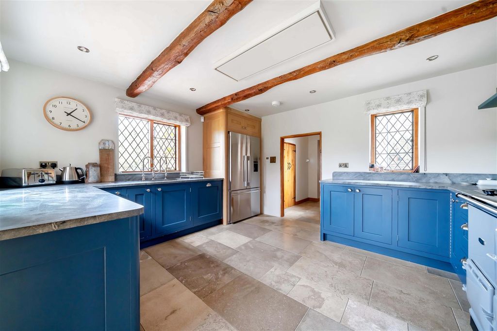 Property photo 3 of 14 Kitchen.Jpg