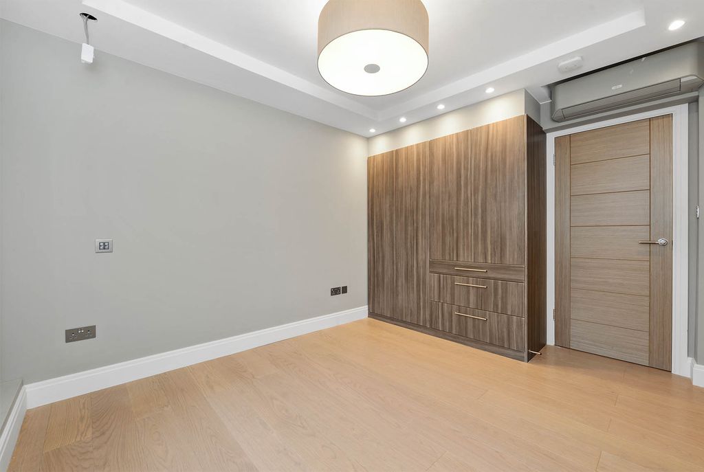 Property photo 3 of 8 3-1