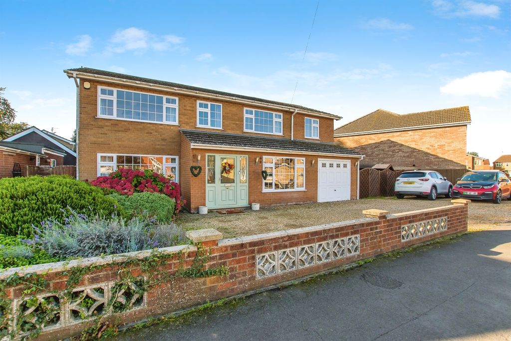 Property photo 1 of 22