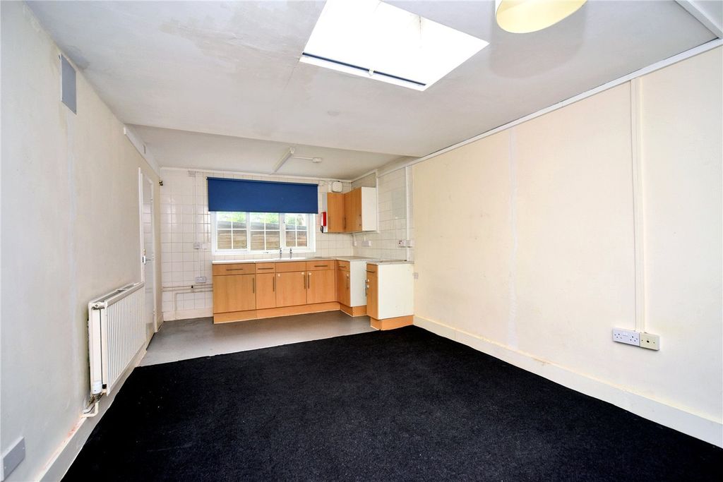 Property photo 3 of 20 Picture No. 02