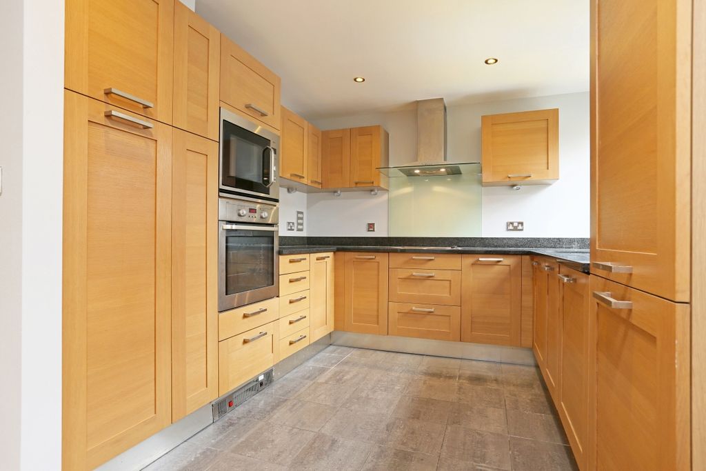Property photo 2 of 15 Kitchen
