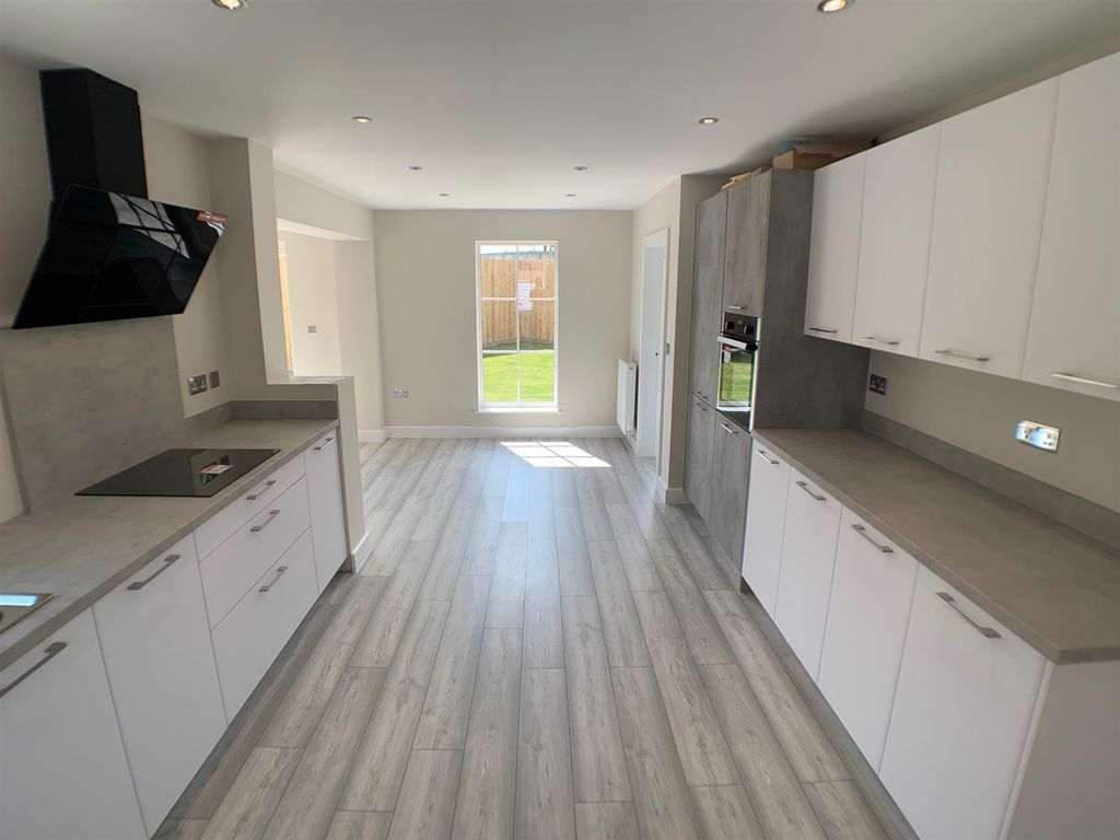 Property photo 2 of 8 Kitchen/Diner