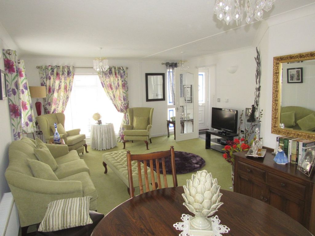 Property photo 2 of 21