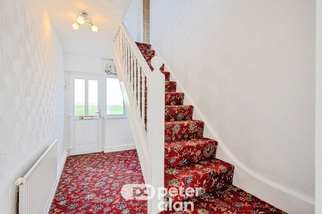 Property photo 3 of 34
