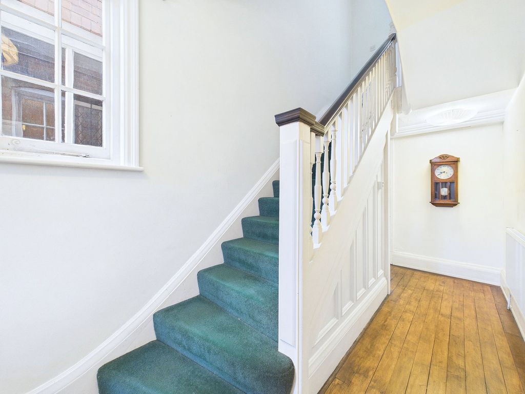 Property photo 3 of 33