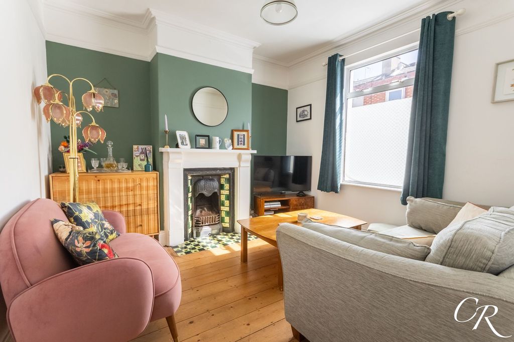 Property photo 2 of 13