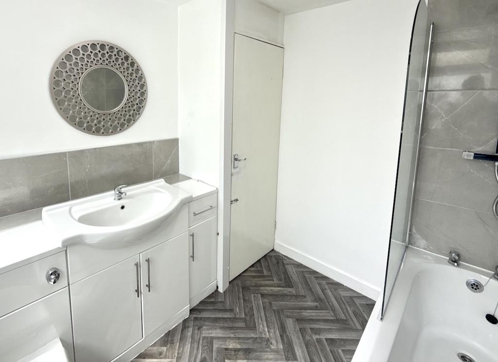 Property photo 3 of 26