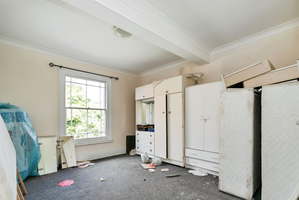 Property photo 2 of 23