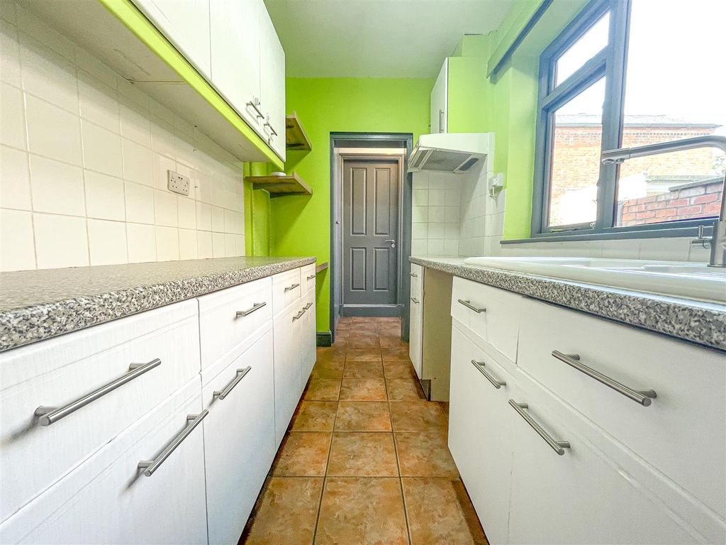 Property photo 3 of 23 Kitchen