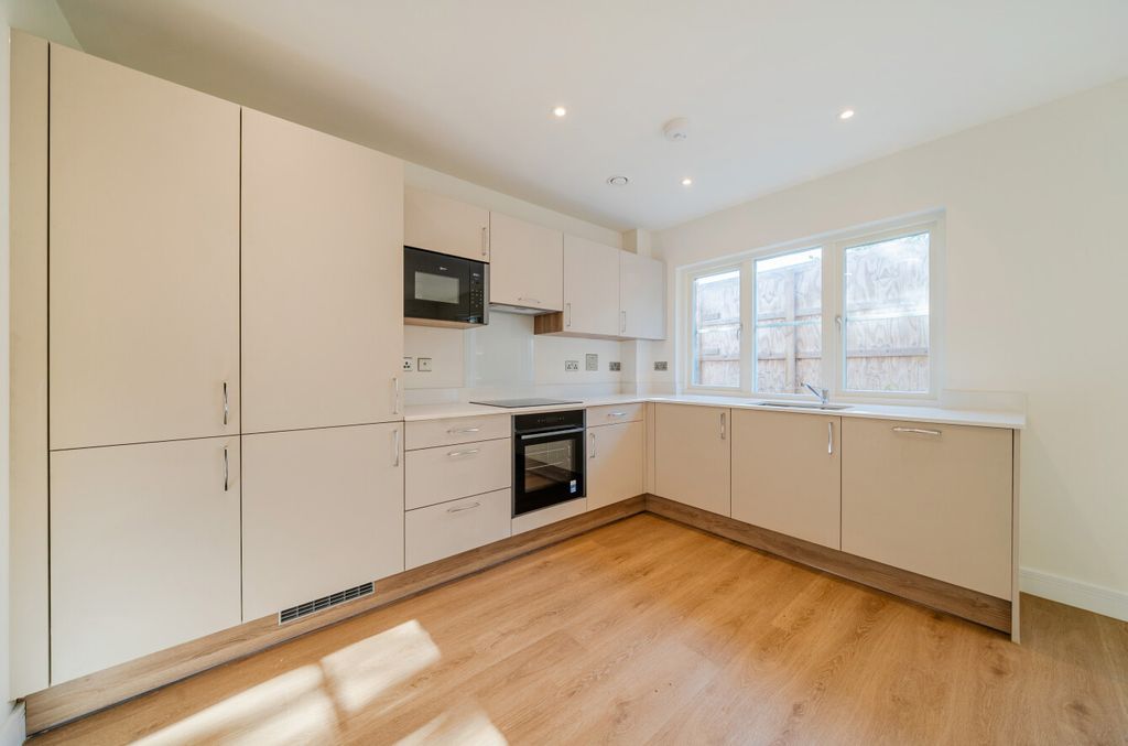 Property photo 3 of 19 1510511-2-6A86d52...