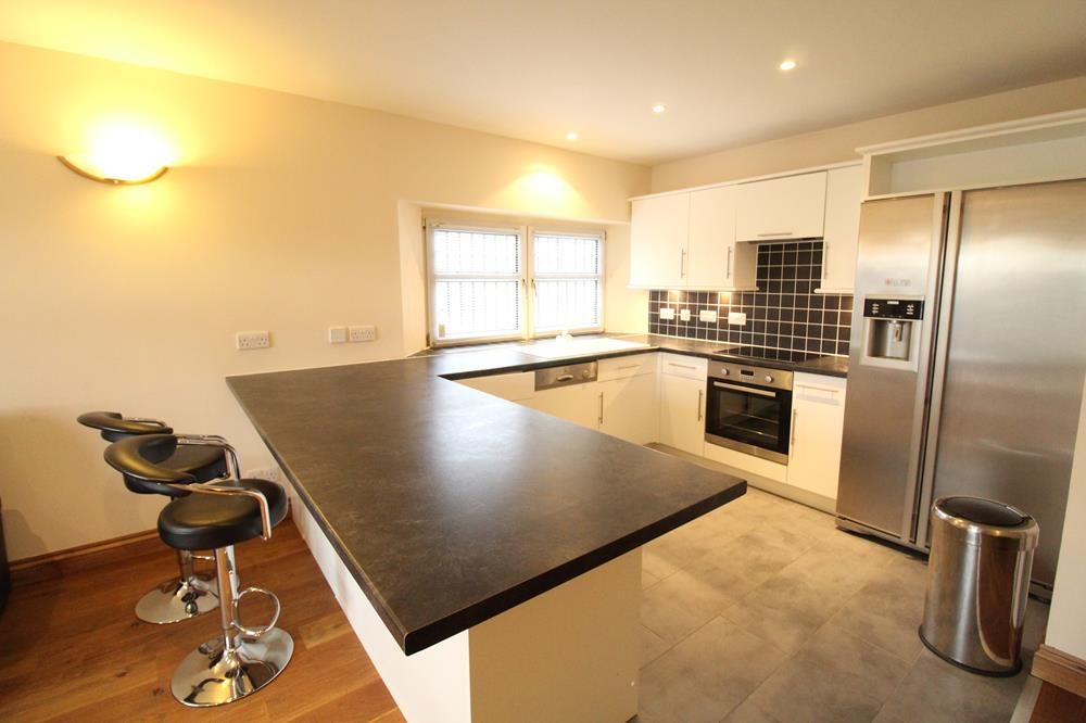 Property photo 2 of 5 Kitchen