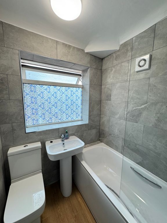 Property photo 2 of 3