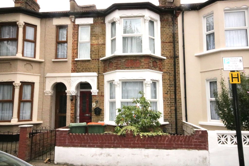 Property photo 1 of 12 2/3 Bedroom Terraced For Sale. No Chain. Requires Some Work. Easy Access To East Ham Shopping Centre And Tube Station.