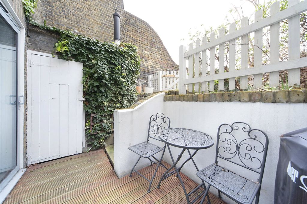 Property photo 2 of 10