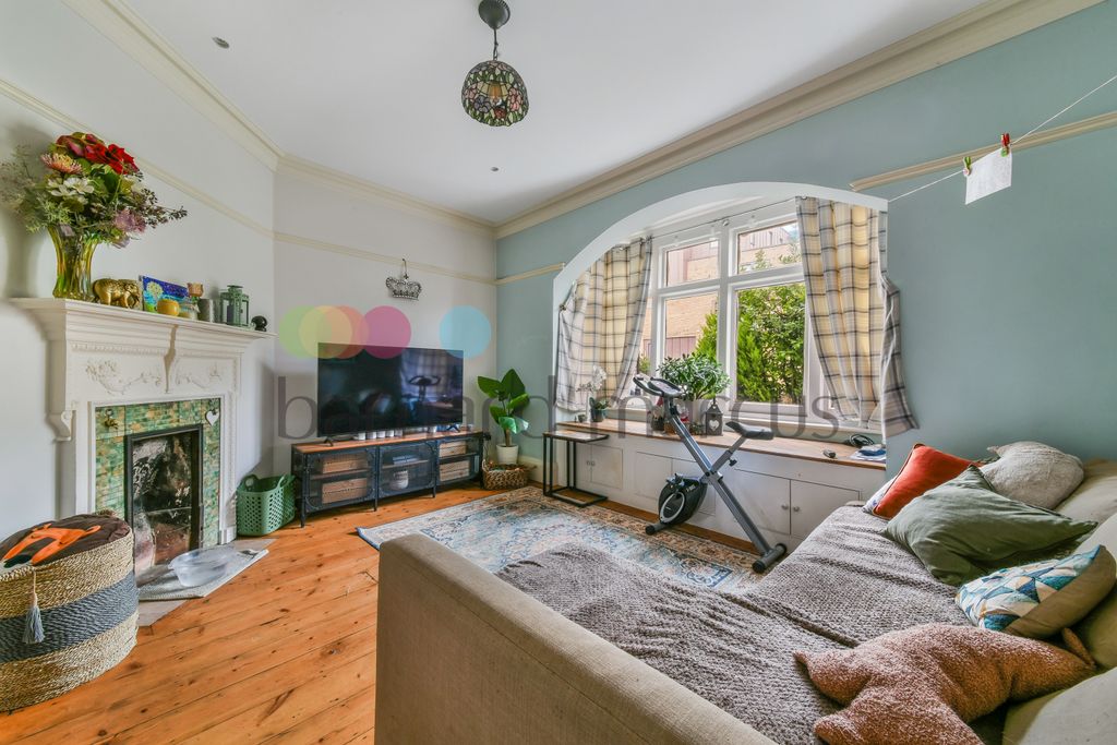 Property photo 2 of 12 Living Room