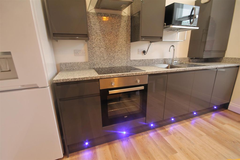 Property photo 3 of 8 3.Jpg