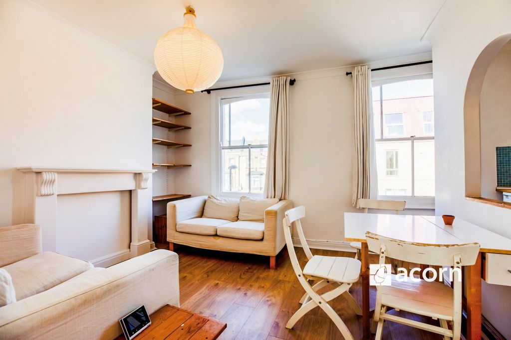 Property photo 3 of 10 Reception