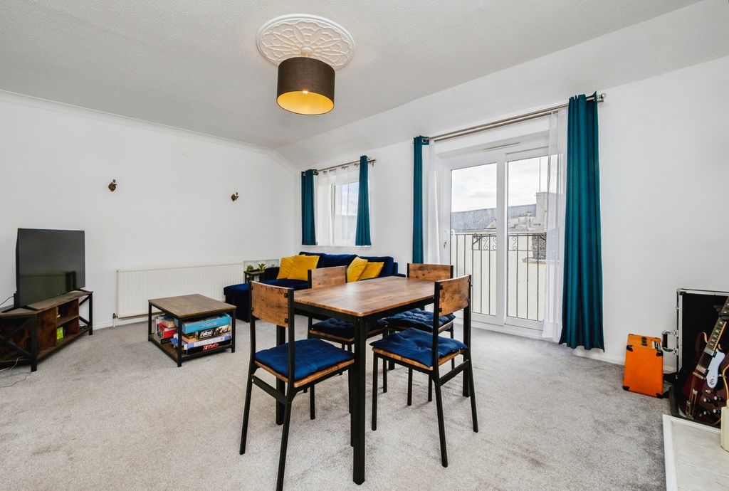 Property photo 2 of 16 Photo