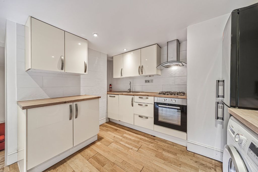 Property photo 3 of 16 Picture No. 13