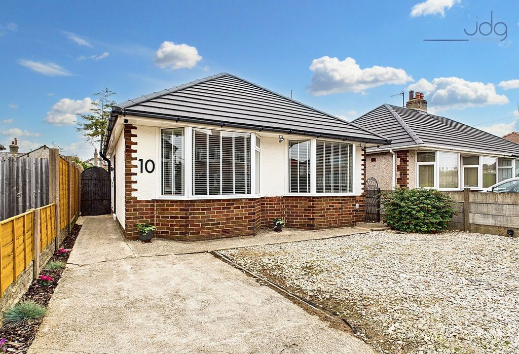 Property photo 1 of 15 Welcome To Lymm Avenue