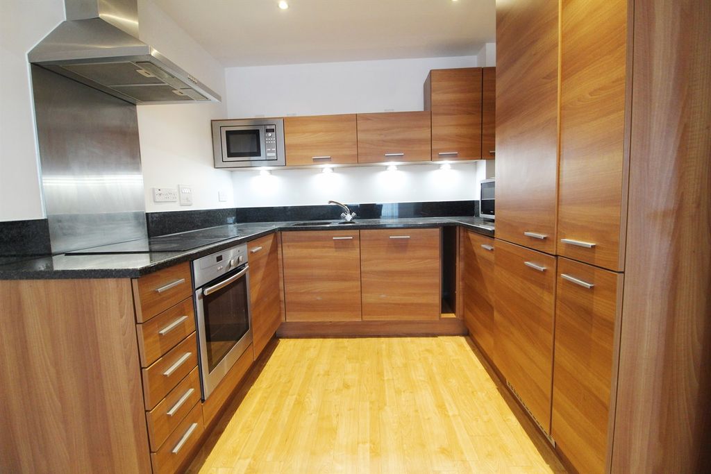 Property photo 3 of 7 Kitchen
