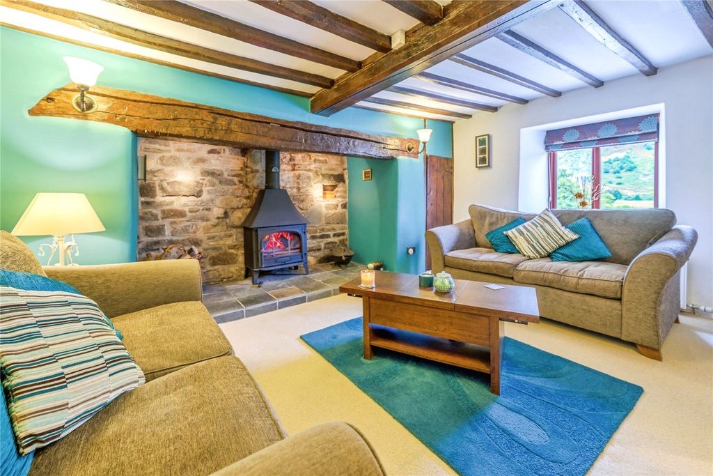 Property photo 3 of 20 Living Room