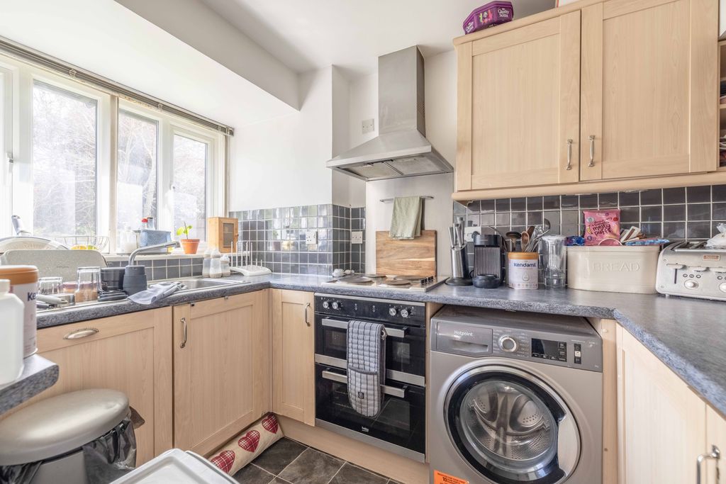 Property photo 3 of 6 04CC (3 Of 7)