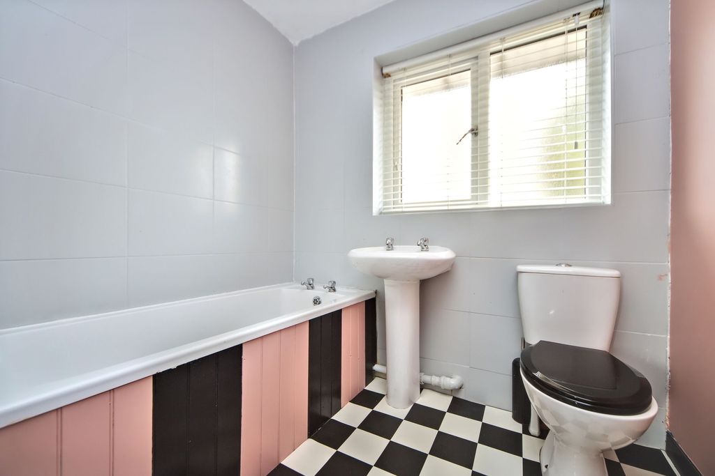 Property photo 3 of 14
