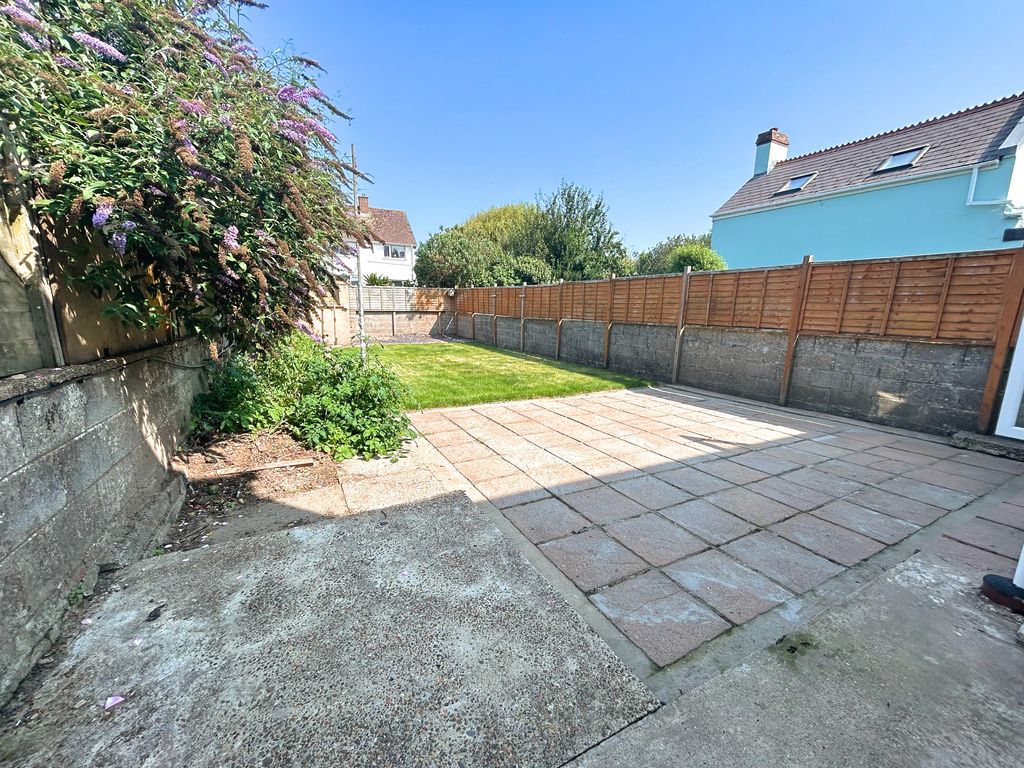 Property photo 2 of 21