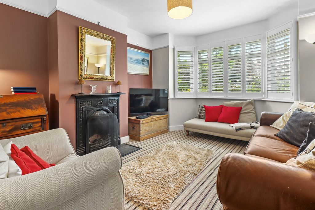 Property photo 2 of 40