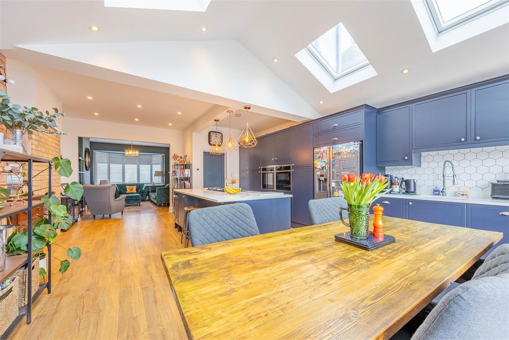 Property photo 3 of 32 Kitchen/Diner