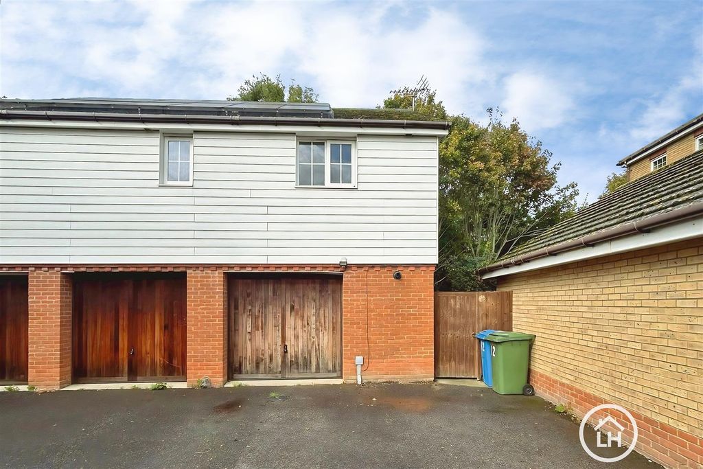 Property photo 1 of 10 External