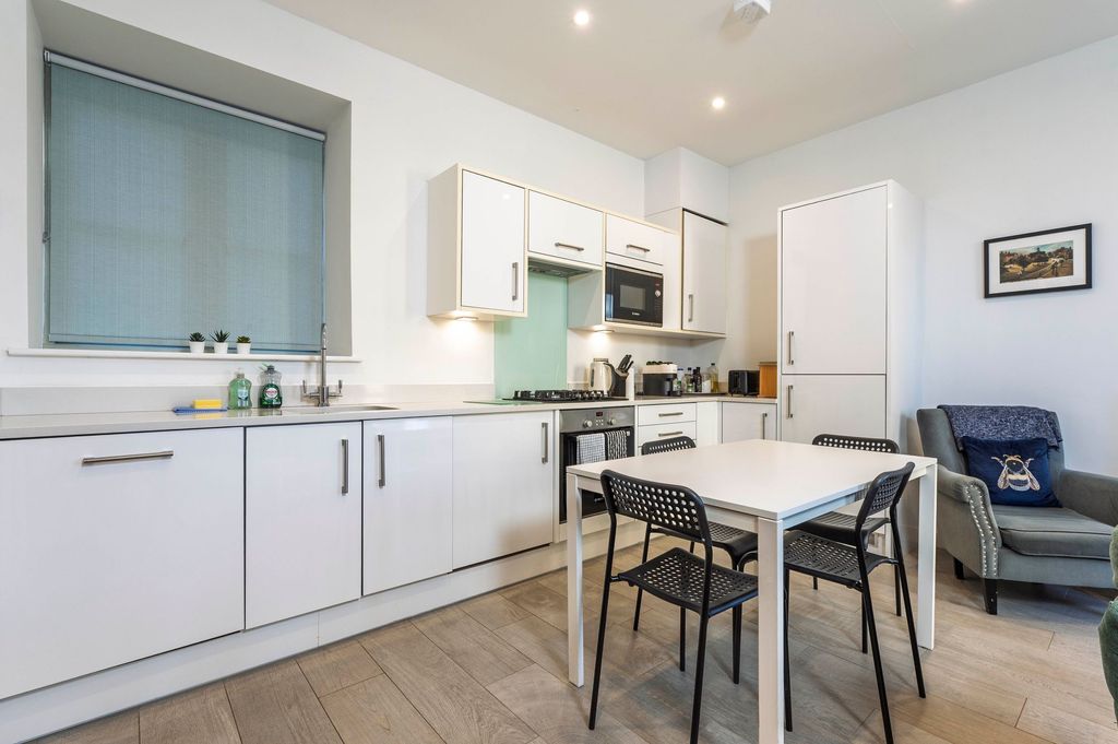 Property photo 2 of 12 Kitchen