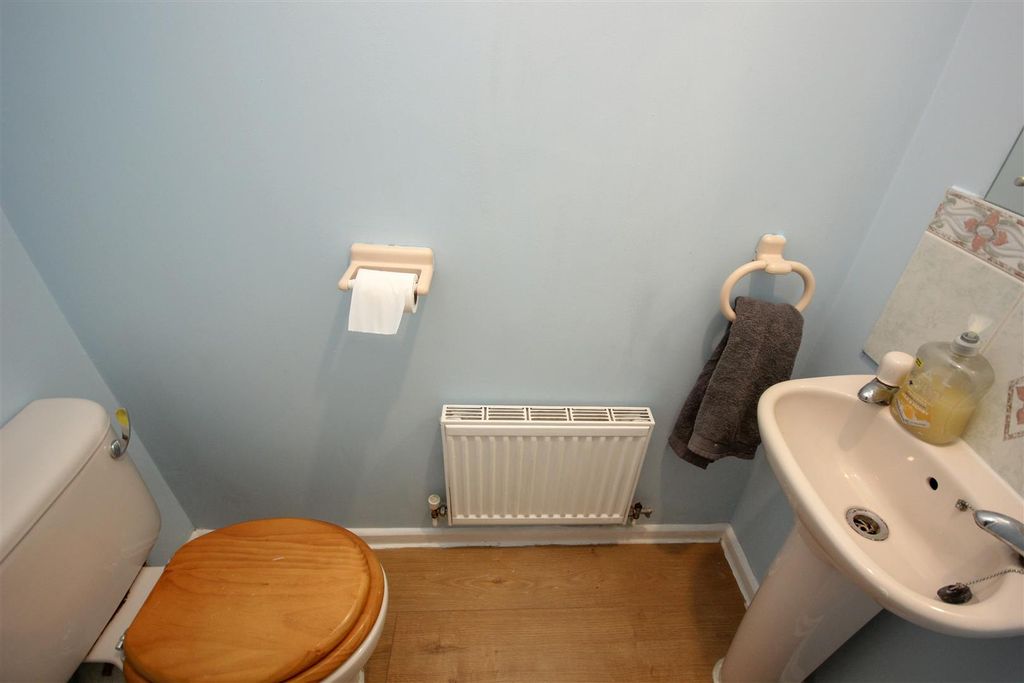 Property photo 2 of 10 Cloakroom.Jpg