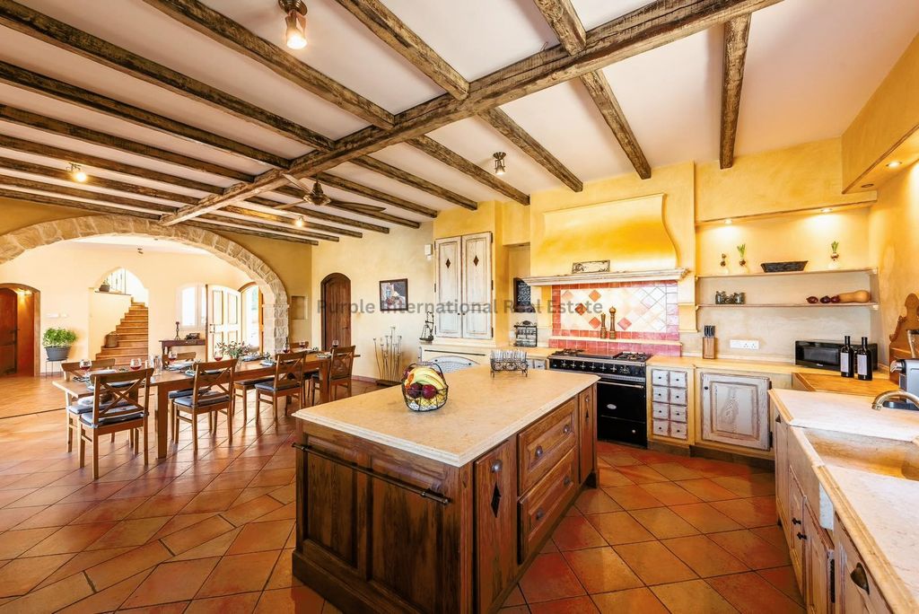 Property photo 2 of 53