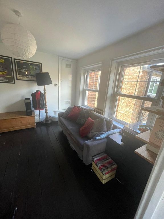 Property photo 3 of 12