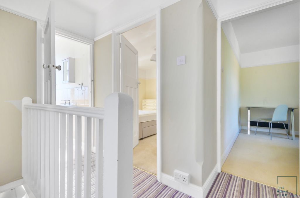 Property photo 2 of 13 3Ad0Ac46-4Edd-429d-9734-8379Dd54Eb84