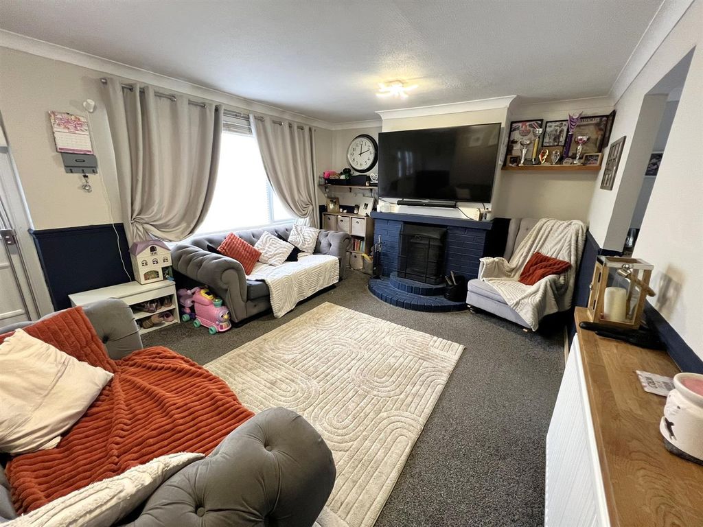 Property photo 3 of 13