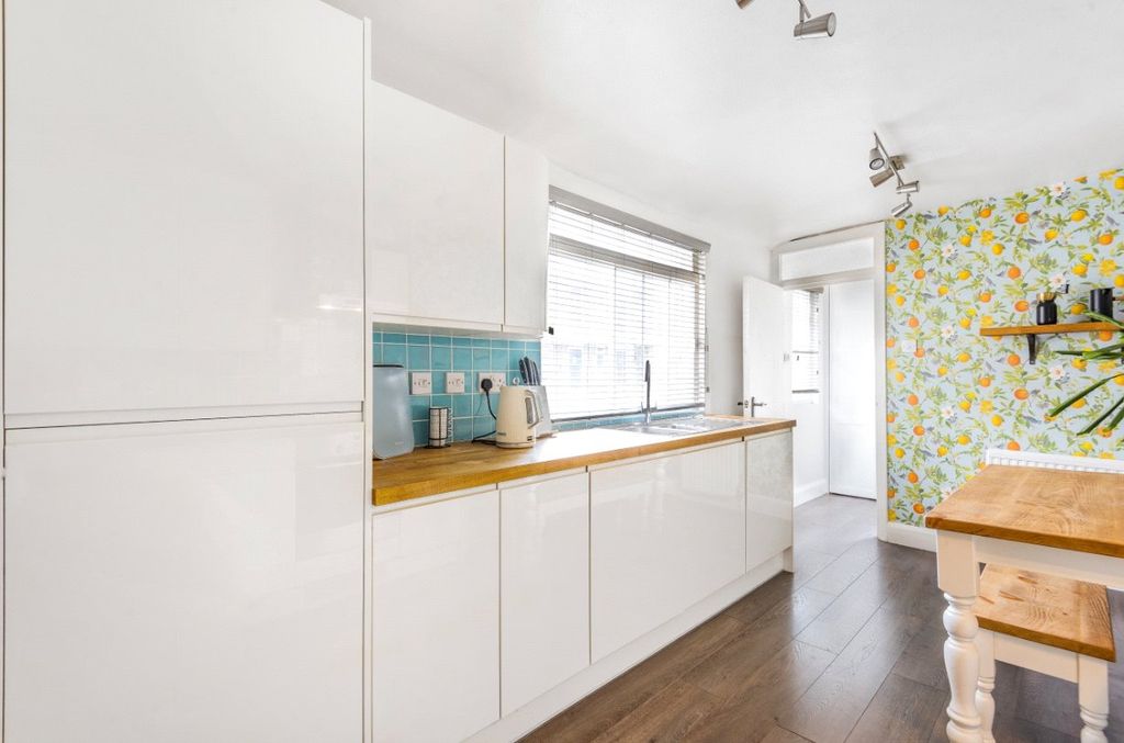 Property photo 1 of 8 Kitchen