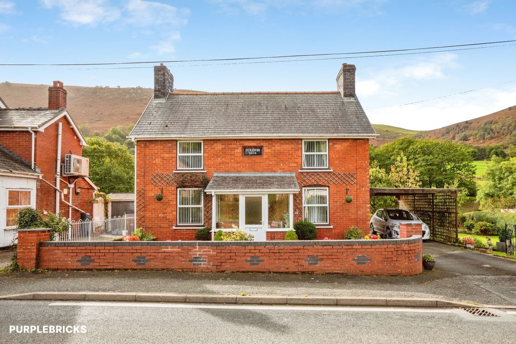 Property photo 2 of 33