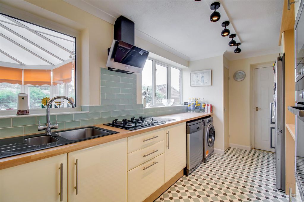 Property photo 2 of 16