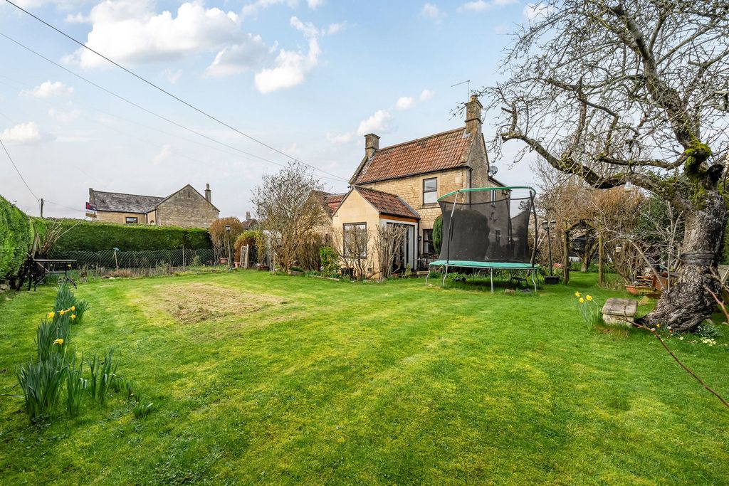 Property photo 2 of 23