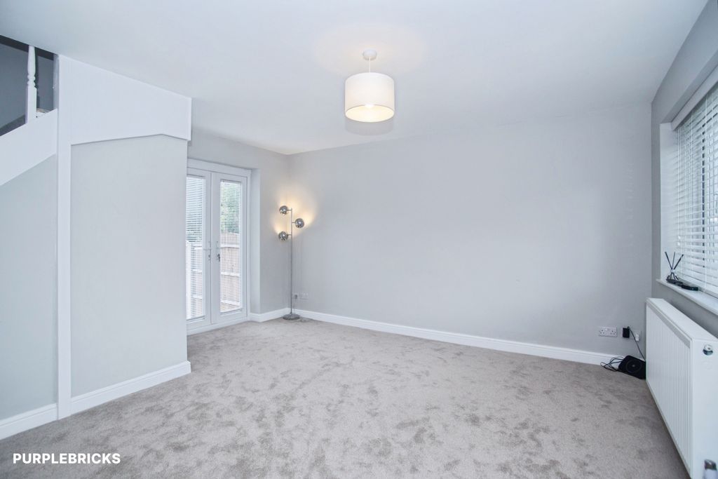 Property photo 3 of 27