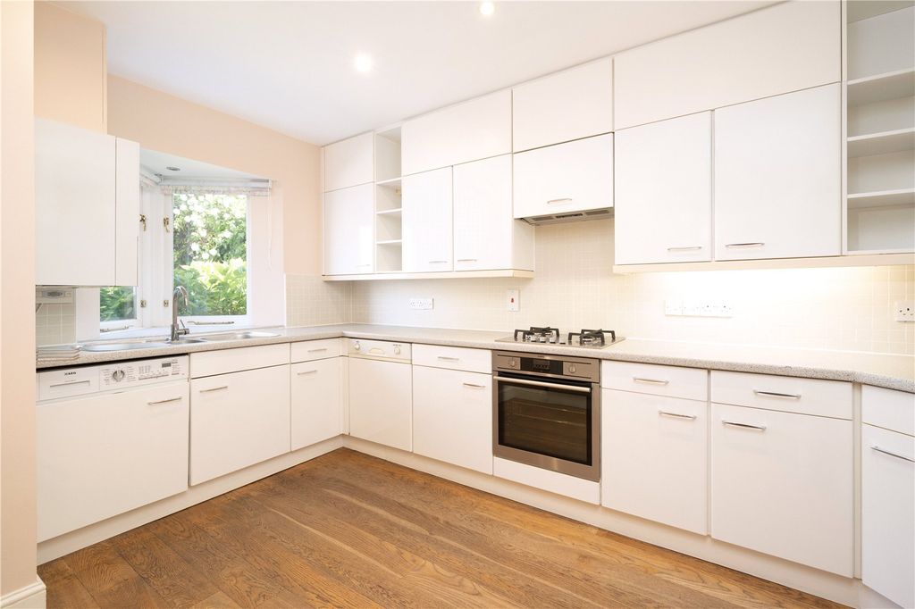 Property photo 2 of 12 Kitchen