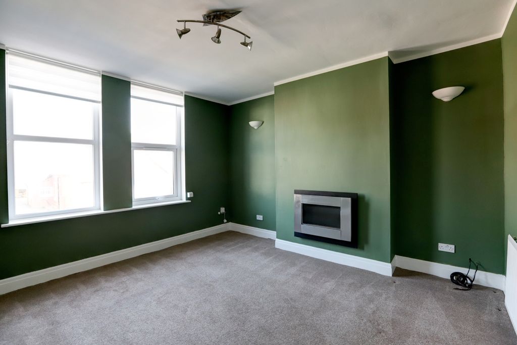 Property photo 1 of 16 Lounge