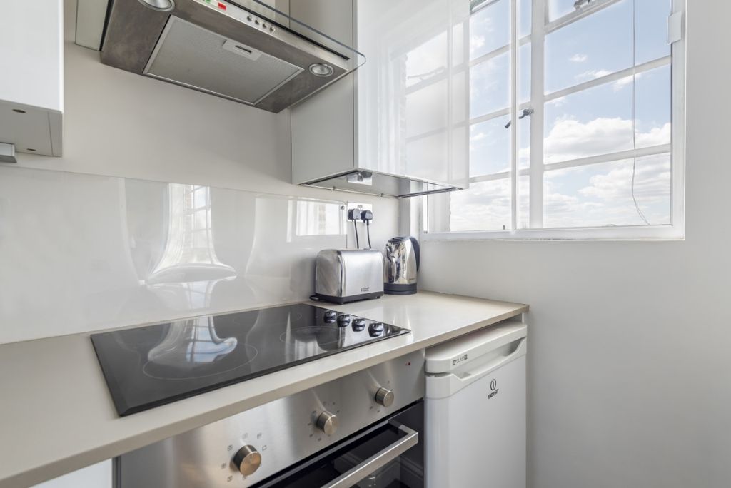Property photo 2 of 7 869658 (1)