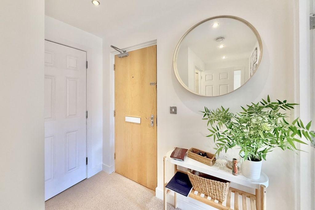 Additional image 5 of 1 bed flat for saleHoneycombe Chine, Boscombe, Bournemouth BH5